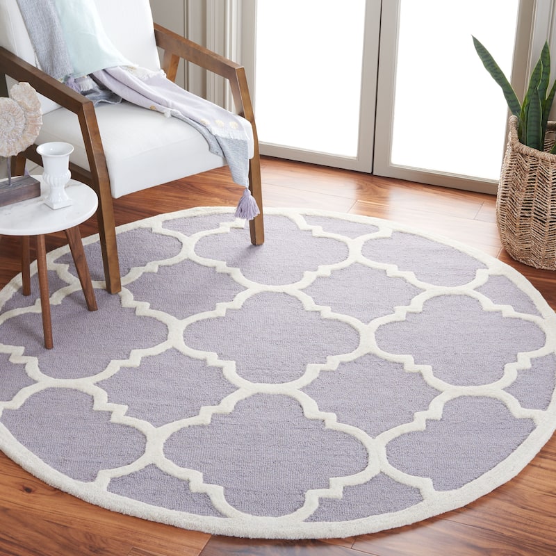 SAFAVIEH Handmade Cambridge Gullveig Modern Moroccan Wool Rug - 10' Round - Silver/Ivory