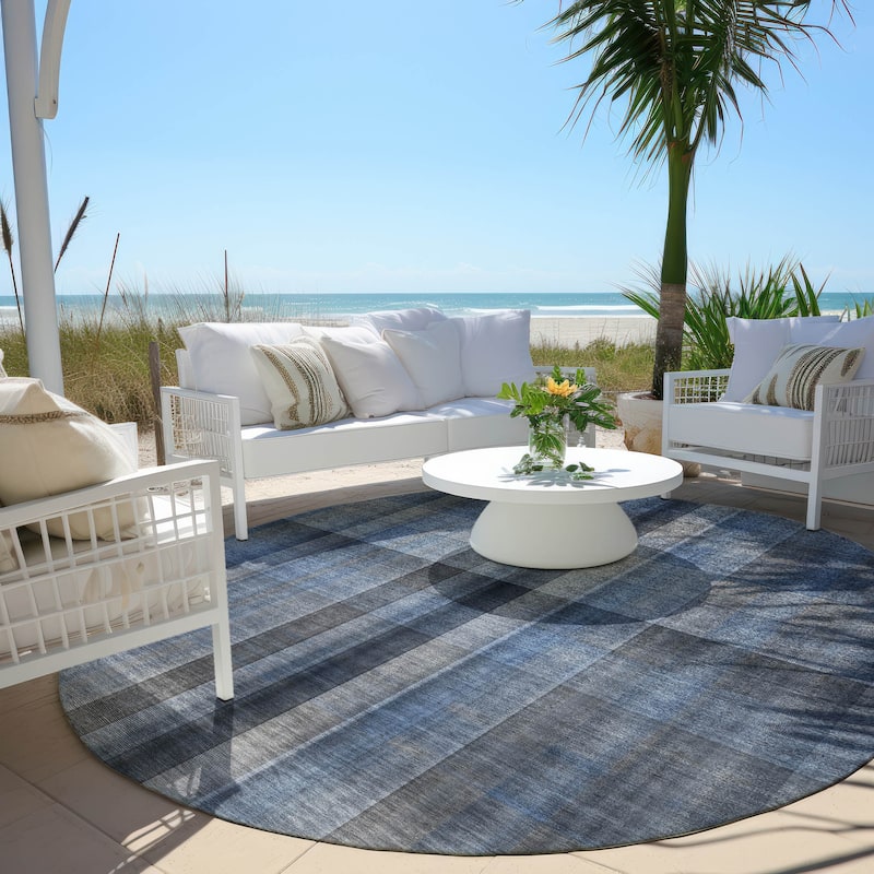 Machine Washable Indoor/ Outdoor Modern Plaid Chantille Rug