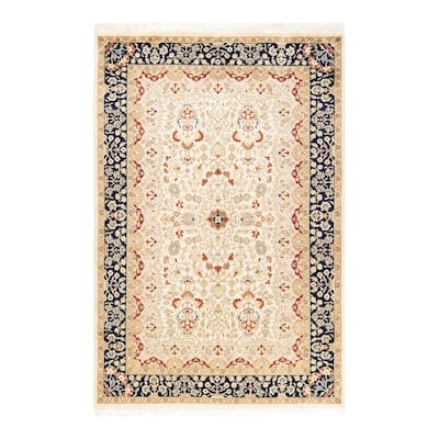 Overton Handknotted Wool Traditional Oriental Ivory Area Rug - 4' x 6'