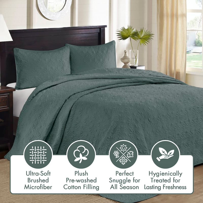 Madison Park Mansfield Reversible Oversized 3-piece Solid Texture Bedspread Quilt Set with Matching Shams