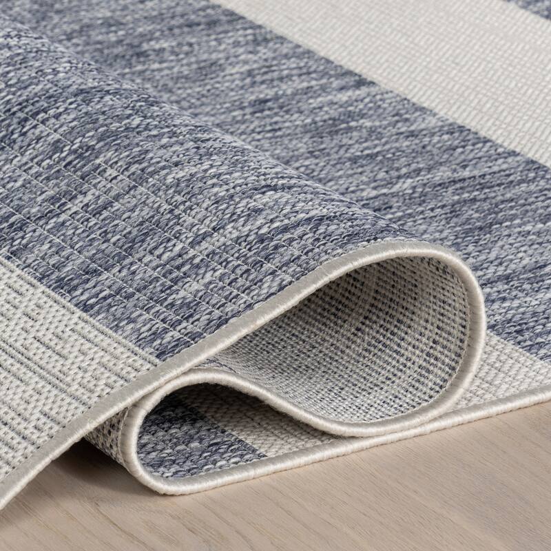 Nuloom Briaana Striped Indoor/Outdoor Area Rug