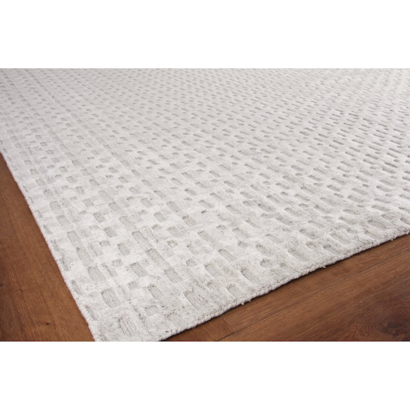 EXQUISITE RUGS Monroe Silk Hand-loomed Bamboo Silk Ivory Area Rug.