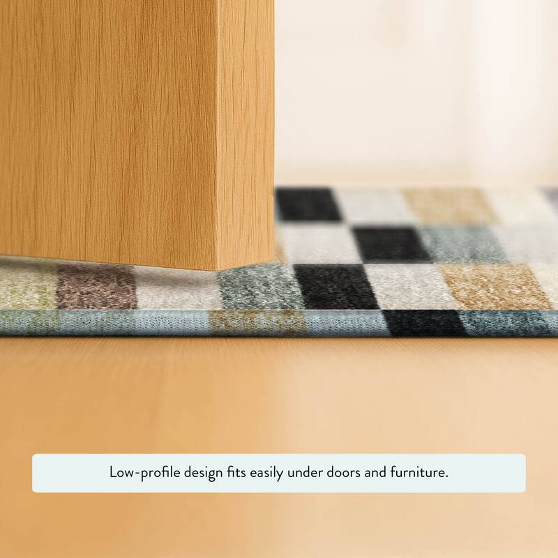 Machine Washable Indoor/ Outdoor Modern Cokedale Chantille Rug