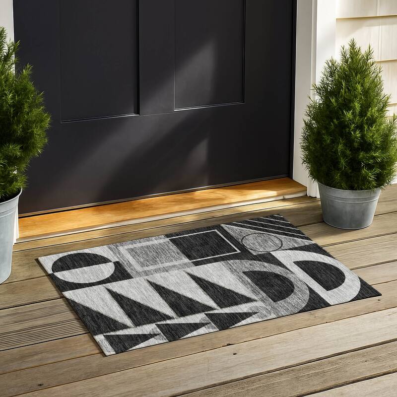 Machine Washable Indoor/ Outdoor Modern Crowley Chantille Rug - Black - 1'8" x 2'6"