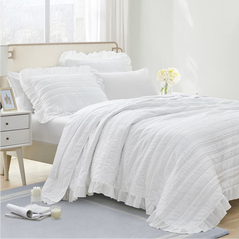 Beaute Living Ruffle Stripe Clip 3-piece Quilt Set