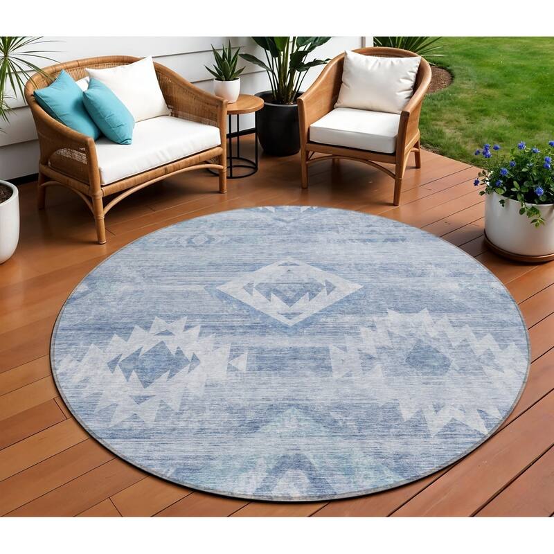HomeRoots Southwestern Transitional Rectangle Outdoor Rug - 8' Round