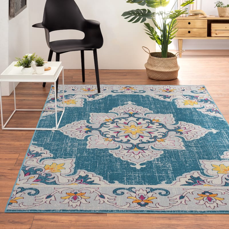 Sevita Boho Transitional Medallion Area Rug - 5'3" X 7'10"