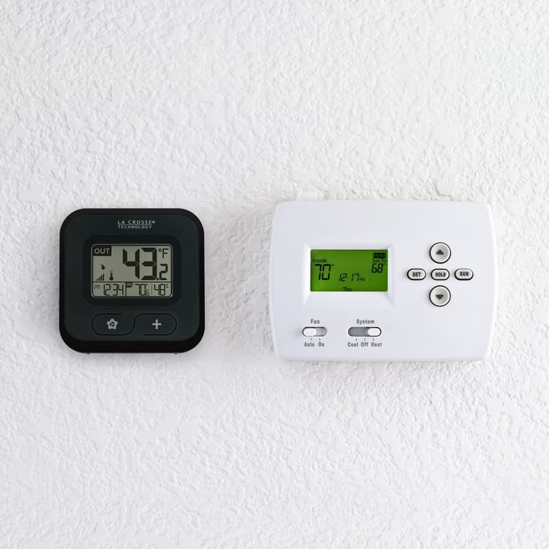 La Crosse Technology Wireless Compact Digital Thermometer with Humidity