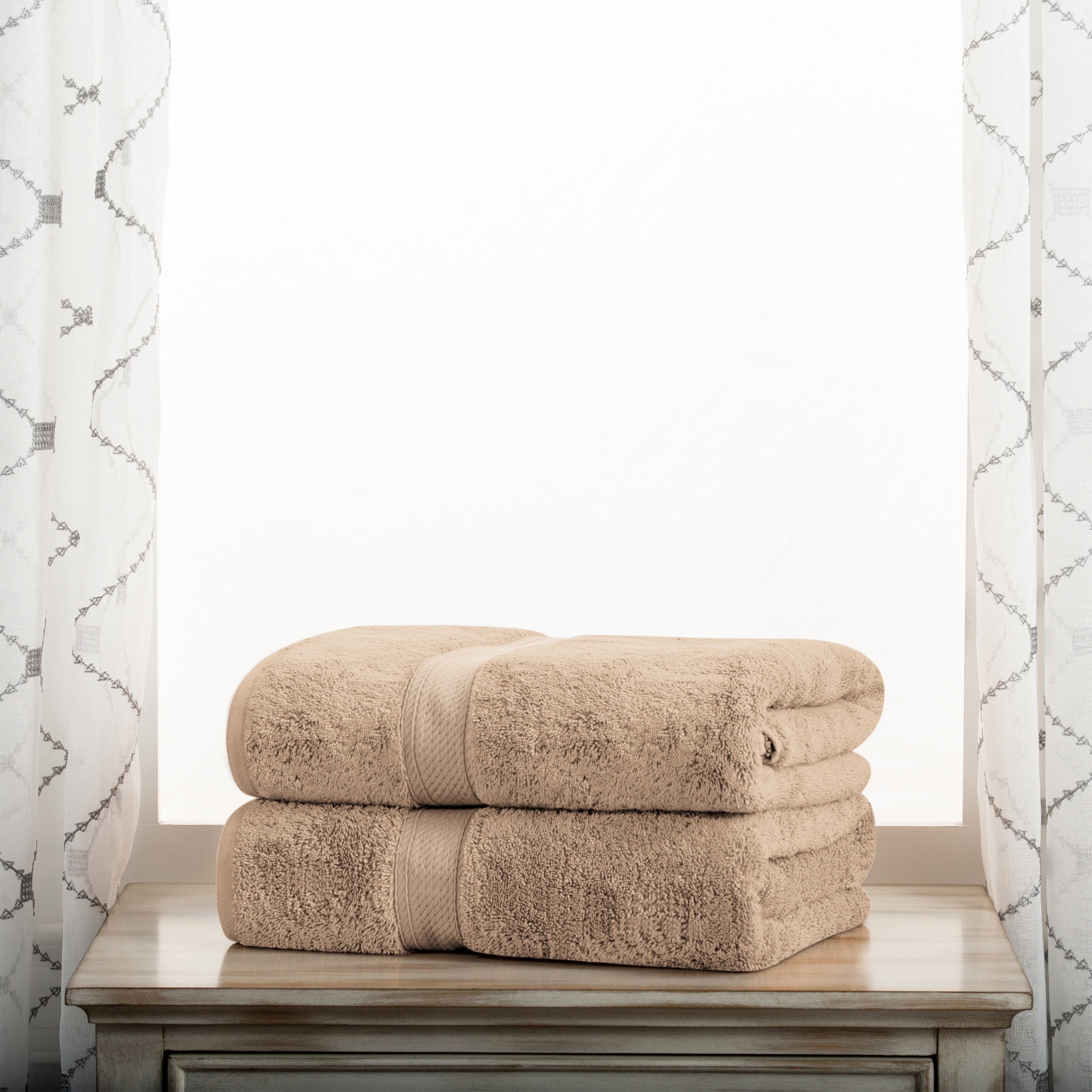 https://ak1.ostkcdn.com/images/products/is/images/direct/102c26420d00b2bc13cc7e45ceb669b2450834cd/Miranda-Haus-Marche-Egyptian-Cotton-Bath-Towel-Set.jpg
