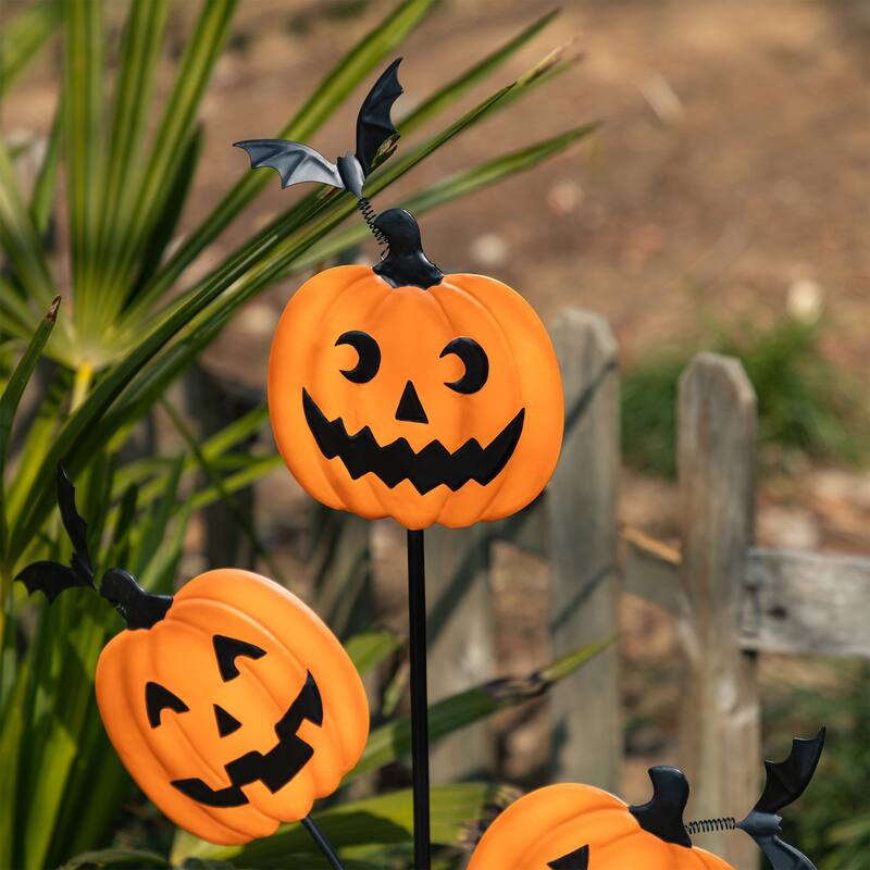 Glitzhome Halloween LED Ghost Cat Pumpkin Nutcracker Yard Stakes Standing Sign Hanging Decor