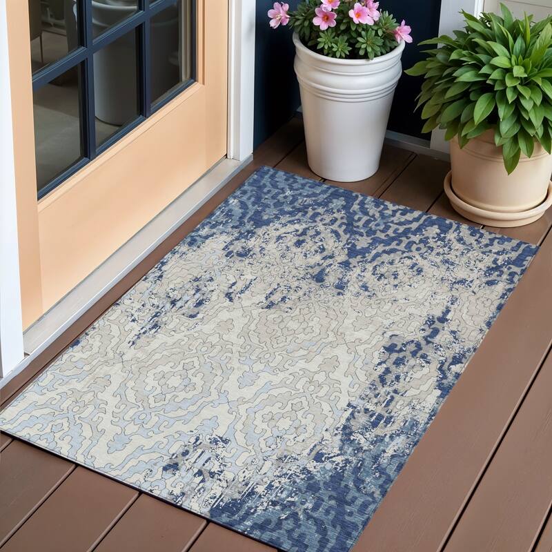 HomeRoots Medallion Transitional Rectangle Outdoor Rug - 3' x 5'