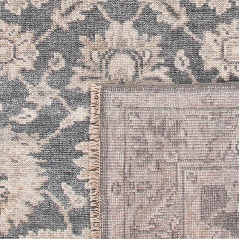 SAFAVIEH Hand-Knotted Samarkand Razije Wool Rug