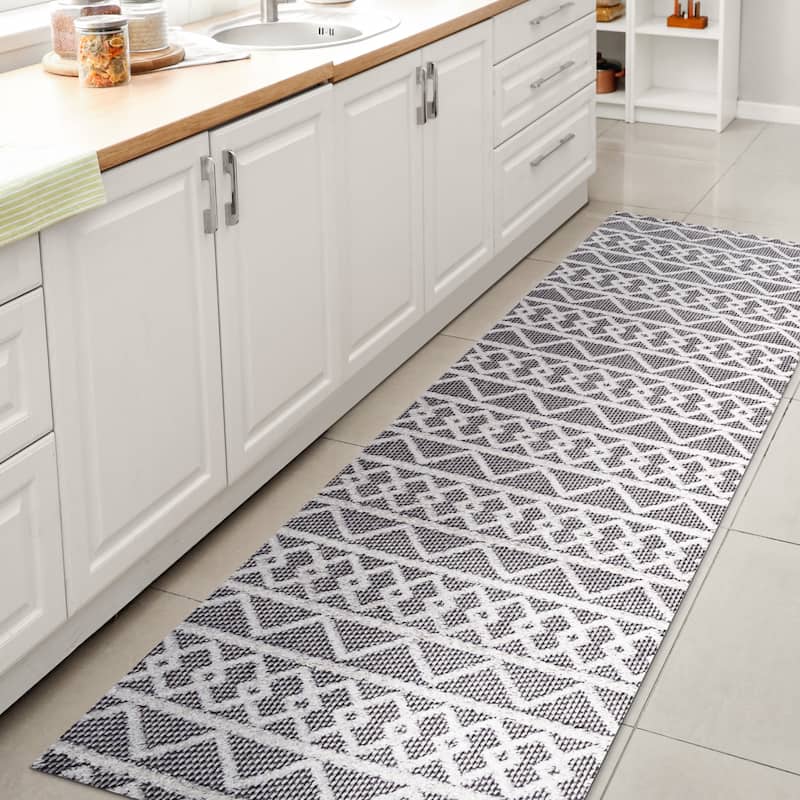 JONATHAN Y Ararat High-Low Pile Knotted Trellis Geometric Indoor/Outdoor Area Rug