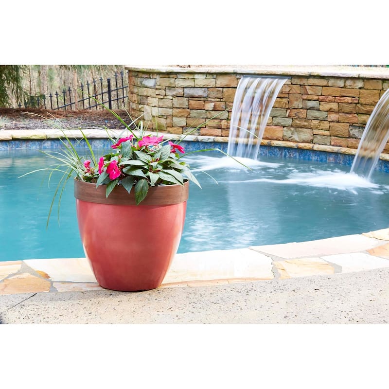 Southern Patio Hornsby Resin Planter