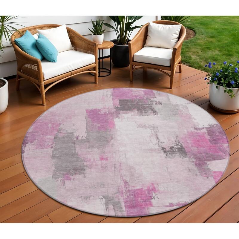 HomeRoots Abstract Transitional Rectangle Outdoor Rug - 8' Round