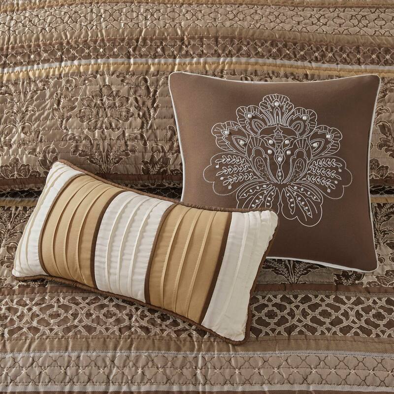 Madison Park Venetian 6 Piece Jacquard Quilt Set with Throw Pillows