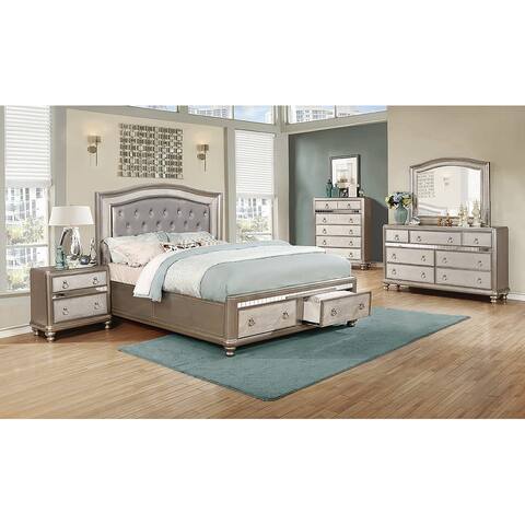 Luxe Metallic Platinum 3-piece Bedroom Set with Dresser and Mirror