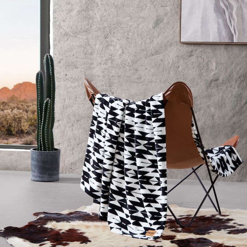Wrangler Printed Ultra Soft Plush Fleece Throw Blanket.