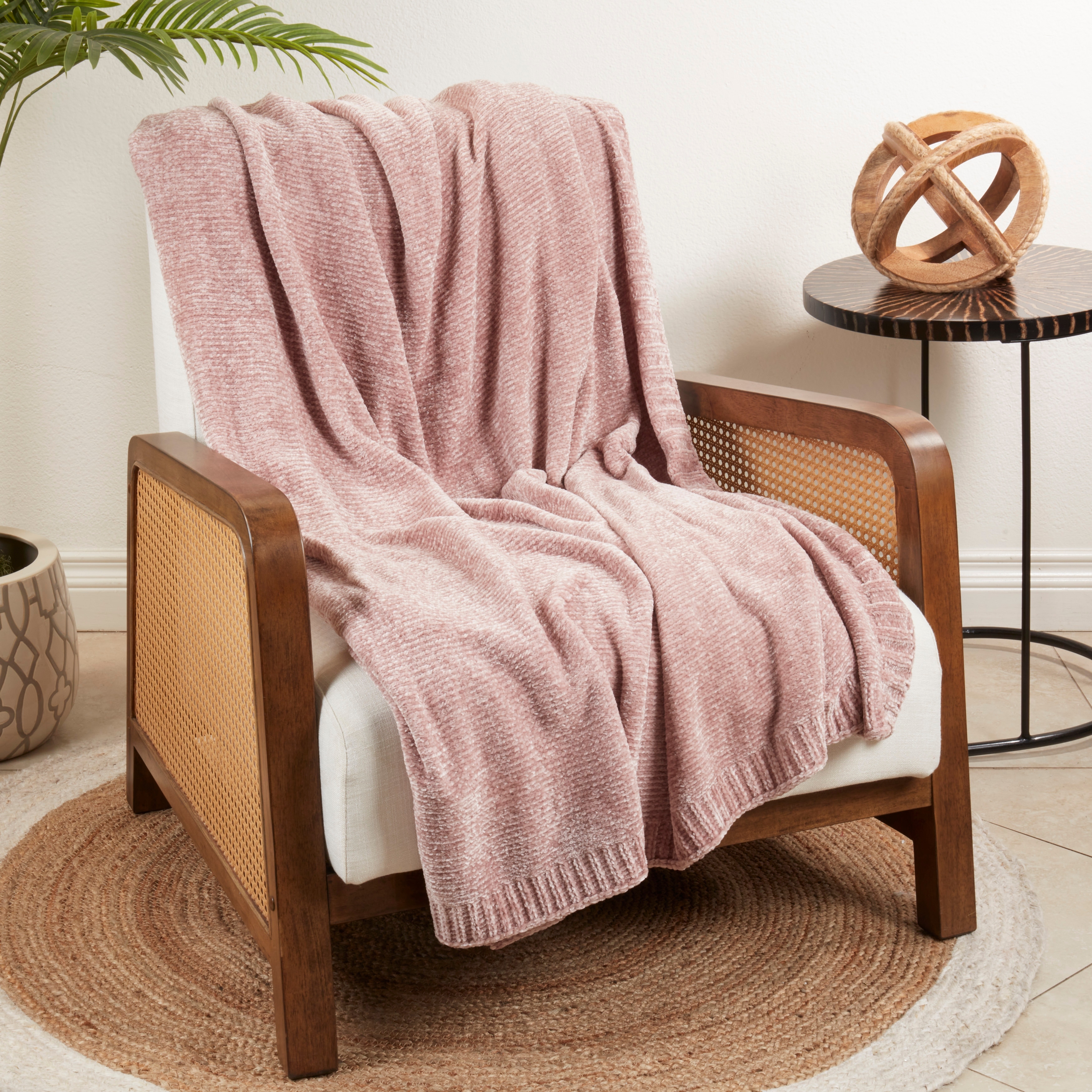 Cozy Chenille Knit Throw for Ultimate Warmth and Comfort  -image