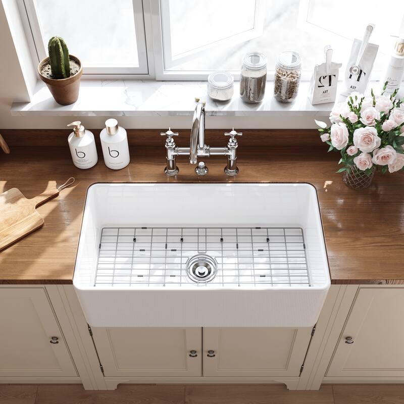 HOROW White Fireclay 33 in. L x 18 in. W Rectangular Single Bowl Farmhouse Apron Kitchen Sink with Grid and Strainer