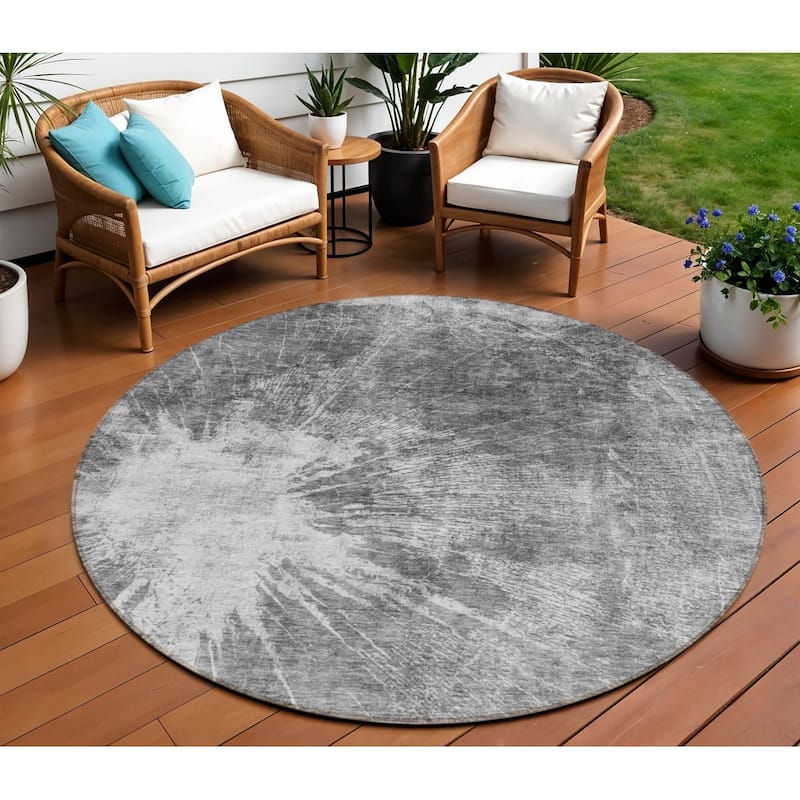 HomeRoots Abstract Transitional Rectangle Outdoor Rug - 8' Round