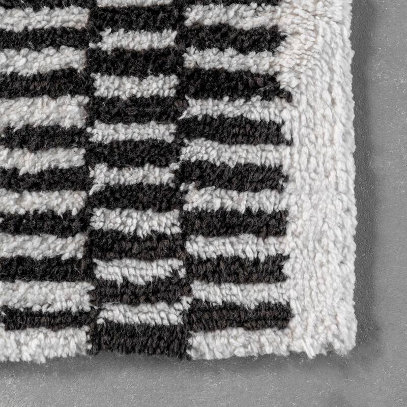 Nuloom Kasha Striped Modern Area Rug