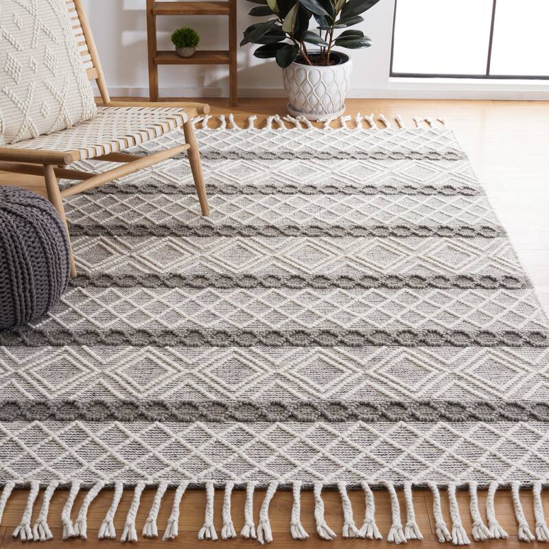 SAFAVIEH Handmade Natura Edija Wool Rug - 8' x 10' - Ivory/Charcoal