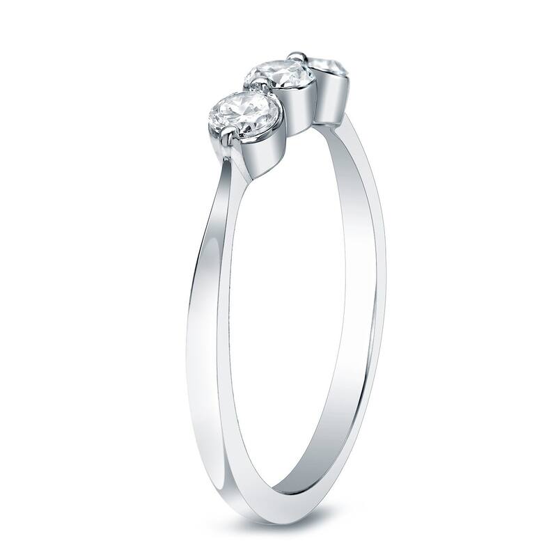Auriya 10k Gold 3/4ctw 3-Stone Diamond Wedding Band