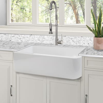 Highpoint Collection 31-inch Fireclay White Farmhouse Kitchen Sink - 31 x 18 x 8.75 inches