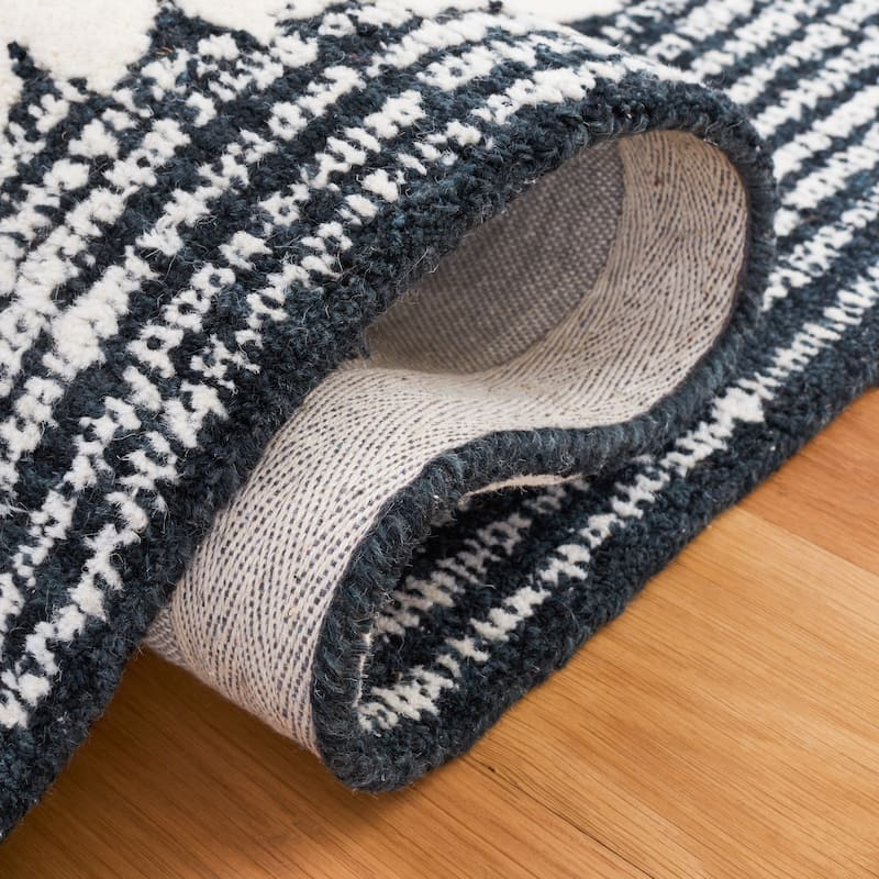 SAFAVIEH Handmade Metro Spirica Modern Boho Wool Rug