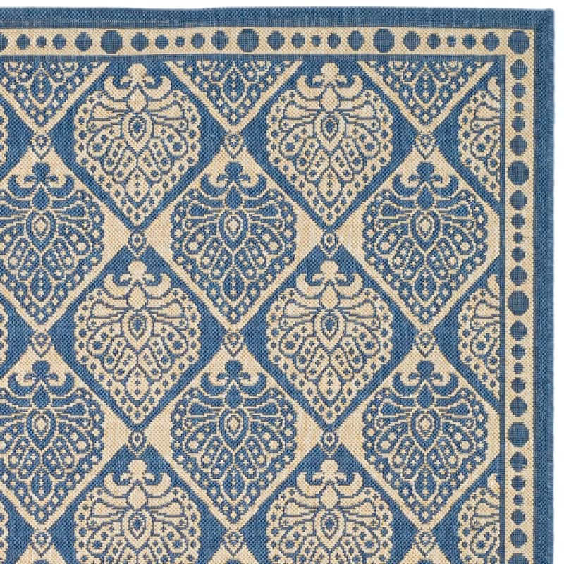 SAFAVIEH Courtyard Evangelina Indoor/ Outdoor Waterproof Patio Backyard Rug