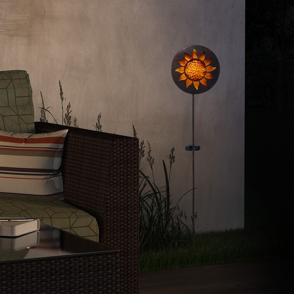 Solar powered garden stakes discount