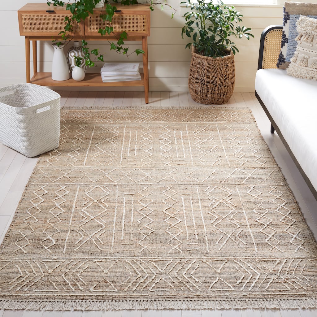 SAFAVIEH Handmade Natural Fiber Tellervo Boho Jute Fringe Rug