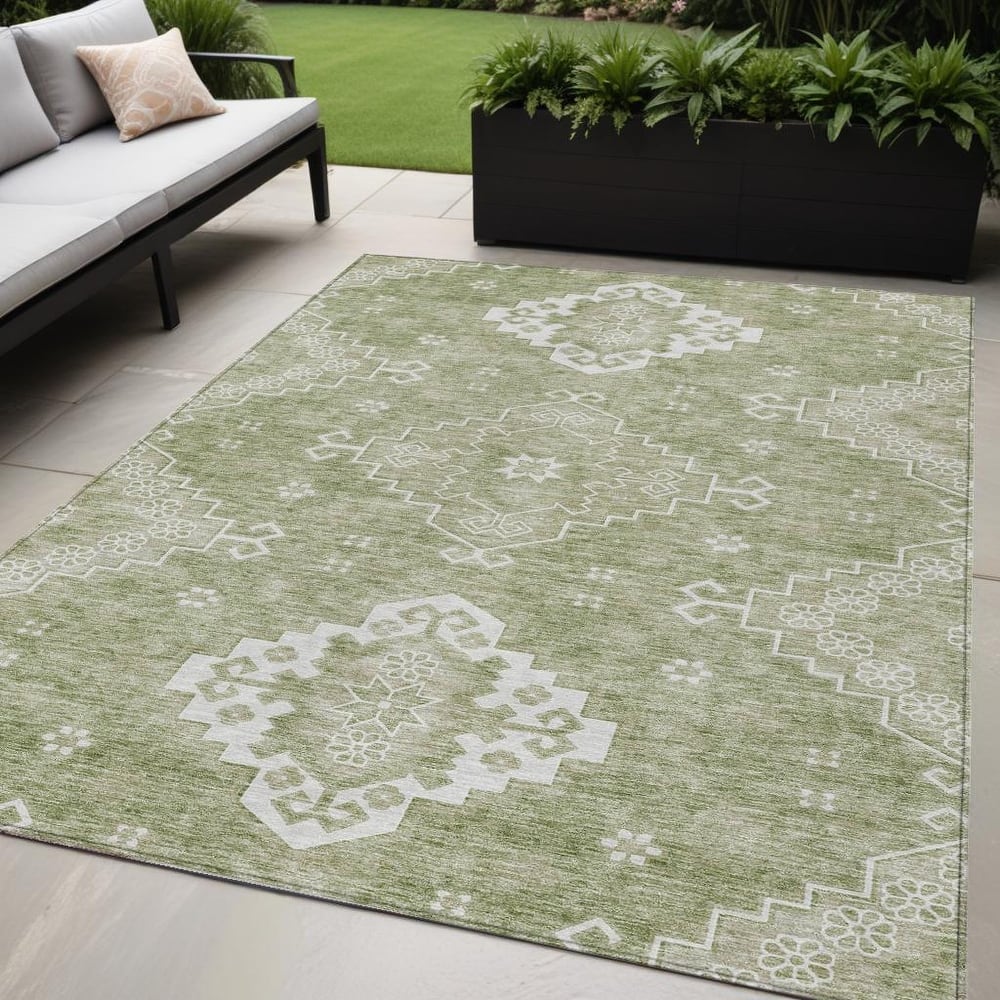 HomeRoots Medallion Traditional Rectangle Outdoor Rug