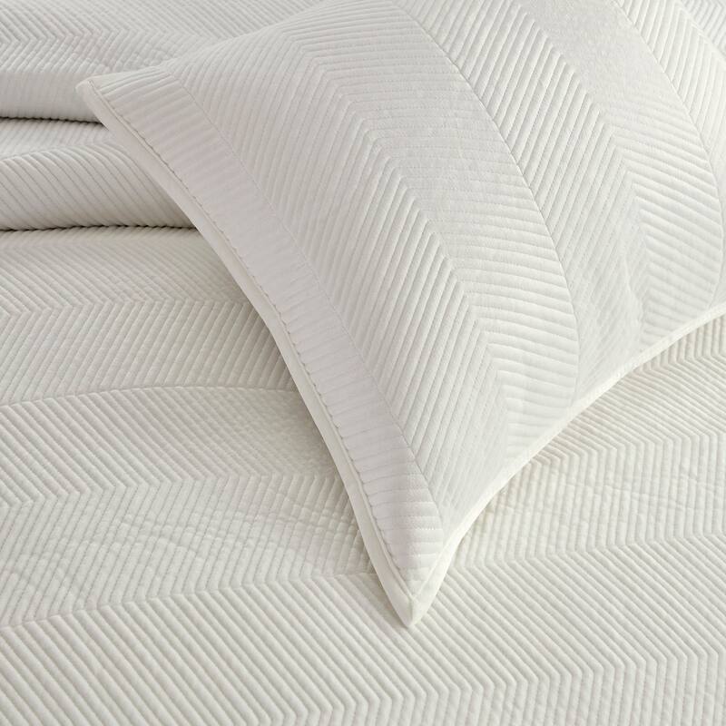 Pointehaven Heavy-Weight Oversized Chevron Design Velvet Quilt Sets