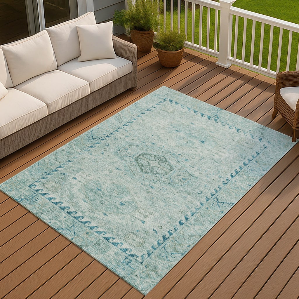 Machine Washable Indoor/ Outdoor Vintage Traditional Chantille Rug