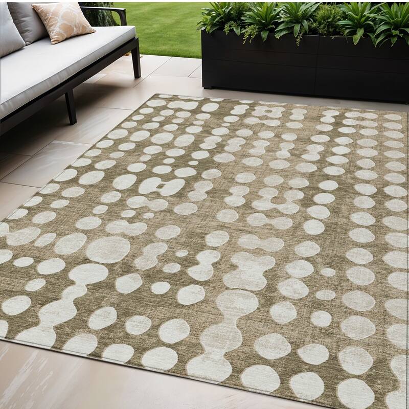 HomeRoots Abstract Transitional Rectangle Outdoor Rug - 5' X 8'