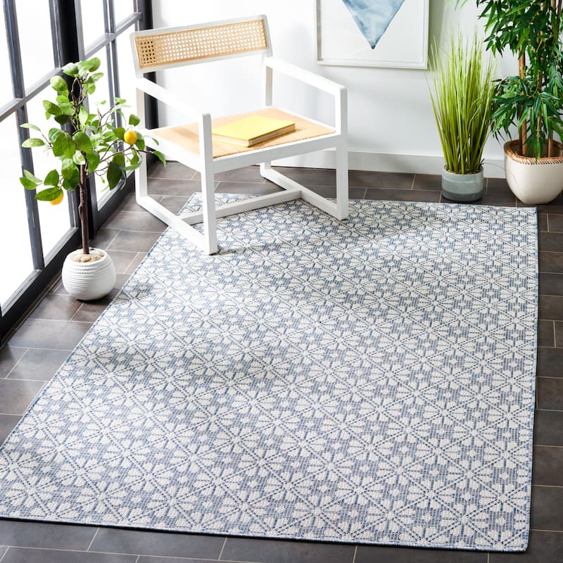 Martha Stewart by SAFAVIEH Matty Indoor/ Outdoor Rug - 4' x 6' - Navy/Ivory