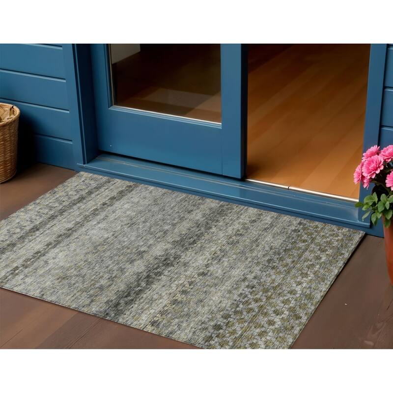 HomeRoots Striped Transitional Rectangle Outdoor Rug - 3' x 5'