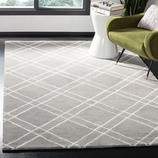 SAFAVIEH Handmade Himalaya Kelsie Modern Wool Rug