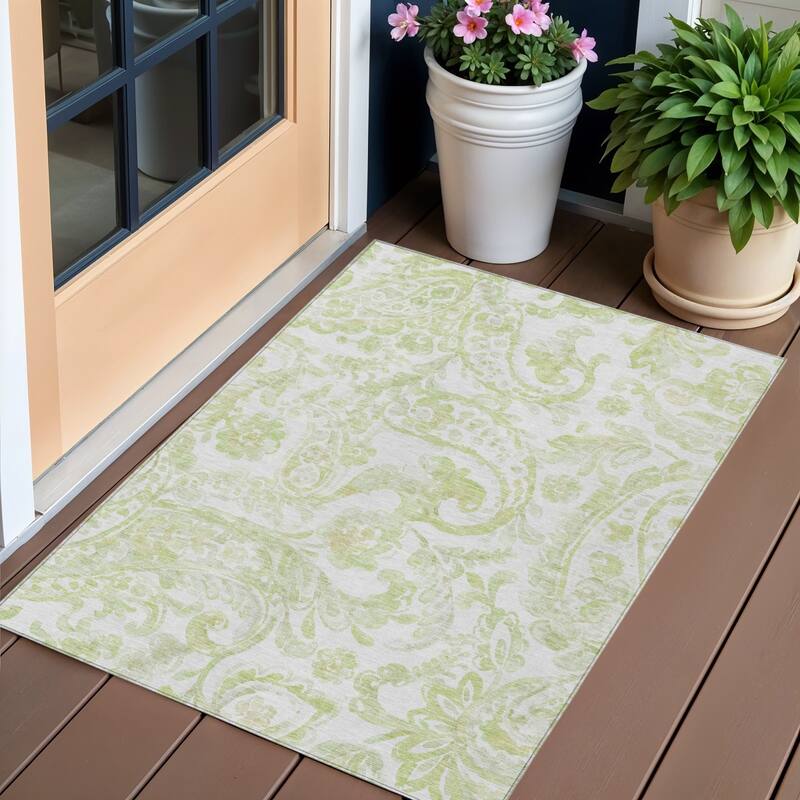 HomeRoots Paisley Transitional Rectangle Outdoor Rug - 3' x 5'