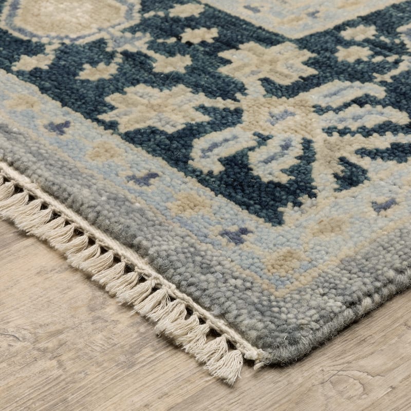 Maylin Traditional Oriental Grey/ Blue Area Rug