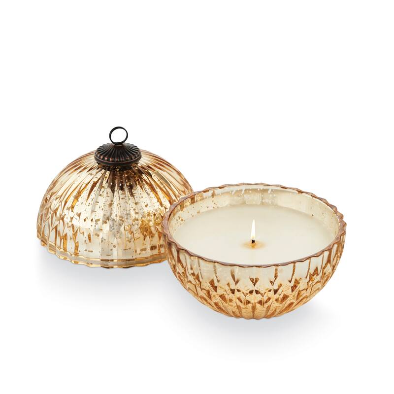 ILLUME Noble Holiday Winter White Candle