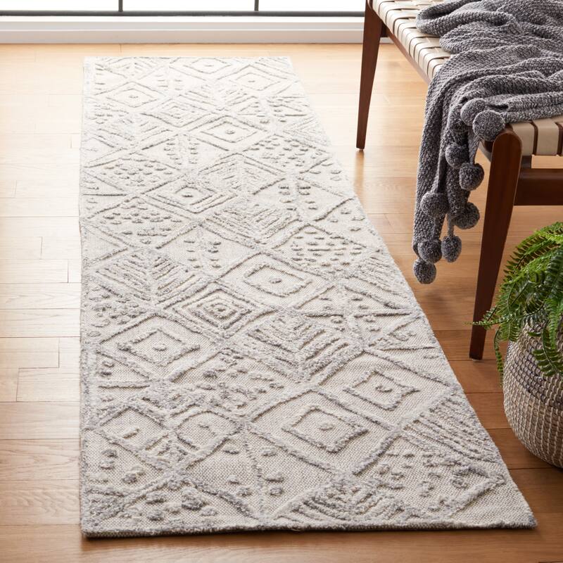 SAFAVIEH Handmade Textual Stephany Wool Rug - 2'3" x 9' Runner - Grey