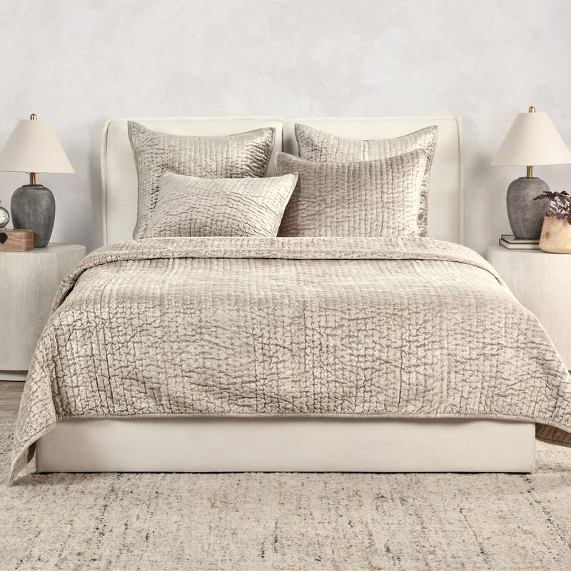 Dimitry 100% Rayon Velvet Quilt by Kosas Home