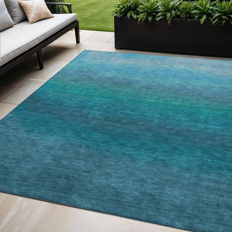 HomeRoots Ombre Transitional Rectangle Outdoor Rug - 5' X 8'