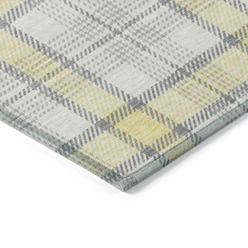 Machine Washable Indoor/ Outdoor Casual Plaid Chantille Rug