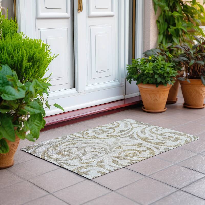 Machine Washable Indoor/ Outdoor Chantille Floral Scroll Rug - Ivory - 1'8" x 2'6"