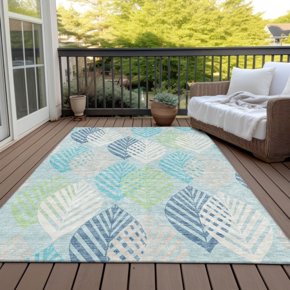 Machine Washable Indoor/ Outdoor Chantille Casual Palm Leaf Rug