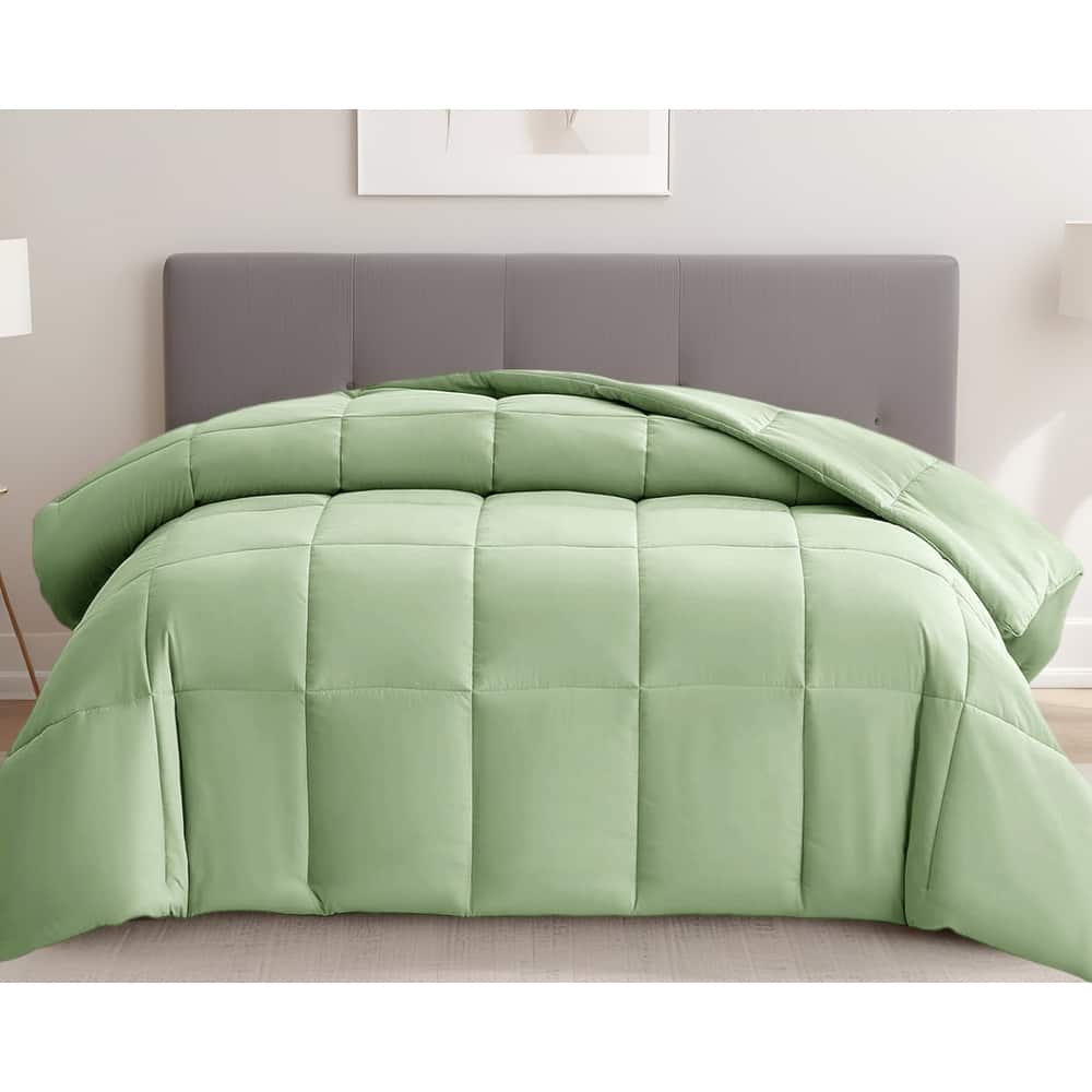 Sage King Box Stitch Microfiber Down Alternative Comforter